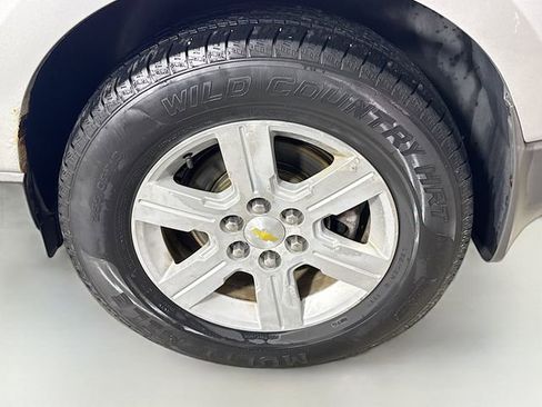 Used 2009 Chevrolet Traverse LT FWD image 32