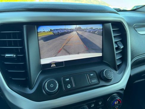 Certified 2023 GMC Acadia SLT FWD image 34