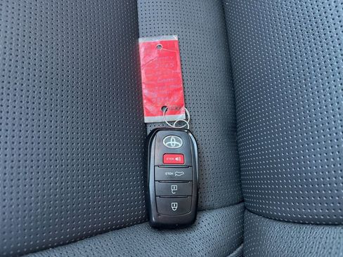 Used 2025 Toyota Camry XLE image 79