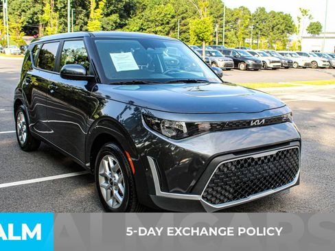 Used 2025 Kia Soul LX w/ LX Technology Package FWD image 3