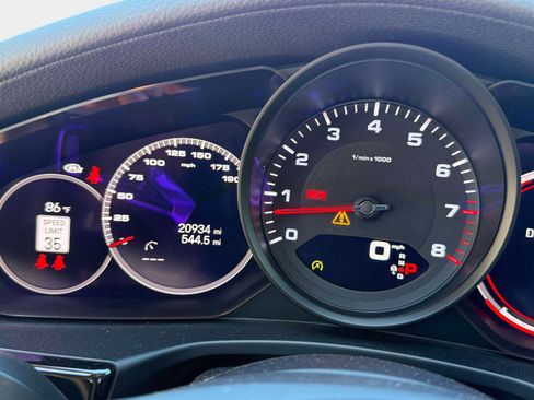 Used 2022 Porsche Panamera 4 image 51