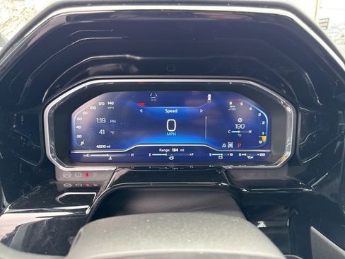 Used 2023 Chevrolet Silverado 1500 High Country w/ Technology Package image 19