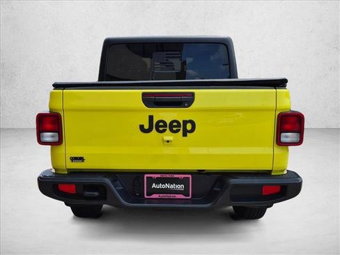 Used 2024 Jeep Gladiator Sport AWD/4WD image 6