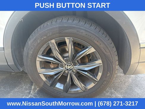 Used 2024 Volkswagen Tiguan SE image 4