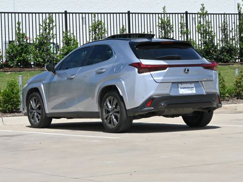 Used 2023 Lexus UX 250h F Sport FWD image 6
