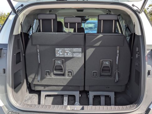 New 2026 Kia Carnival EX image 14