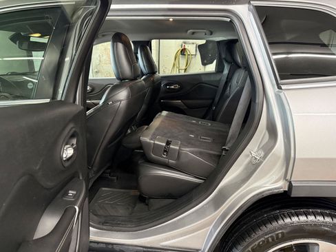 Used 2019 Jeep Cherokee Limited AWD/4WD image 20
