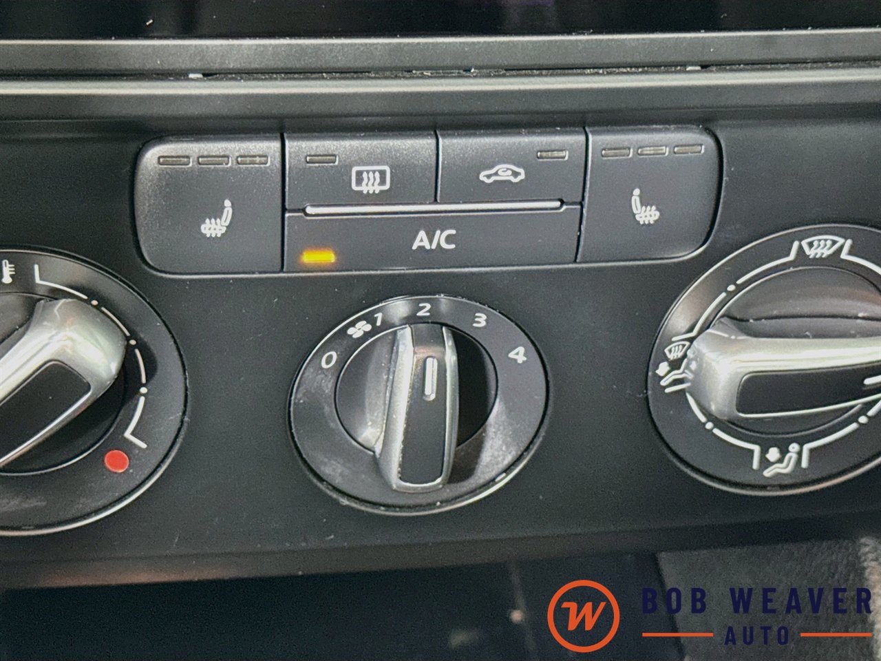 Used 2017 Volkswagen Jetta SE FWD image 25