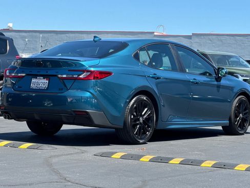 Certified 2025 Toyota Camry SE w/ Convenience Package FWD image 2