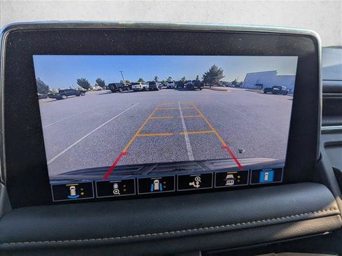 Used 2021 GMC Yukon XL AT4 w/ Technology Package AWD/4WD image 18