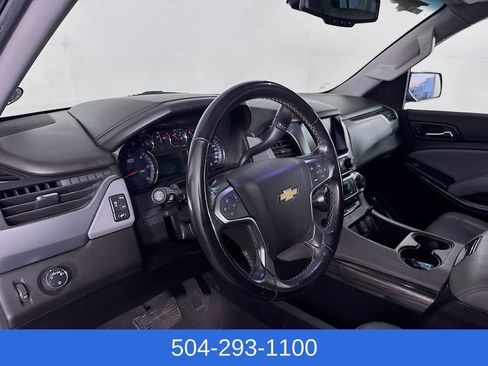 Used 2019 Chevrolet Suburban LT image 9