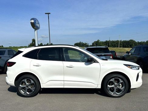Used 2024 Ford Escape ST-Line w/ Tech Pack #1 AWD/4WD image 2