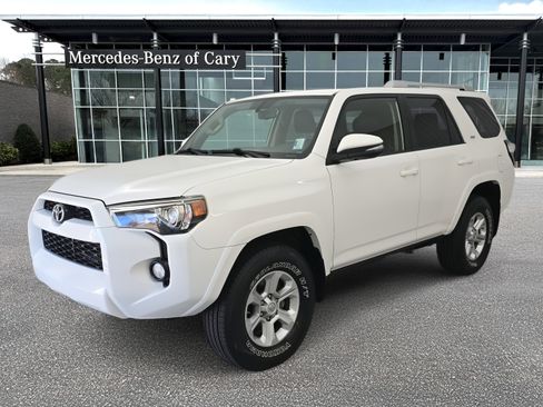 Used 2018 Toyota 4Runner SR5 Premium image 1
