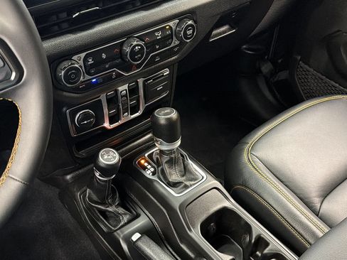 Used 2024 Jeep Wrangler Unlimited w/ Convenience Group AWD/4WD image 37