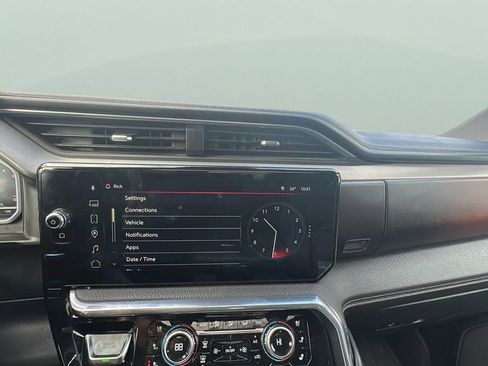 Used 2024 GMC Sierra 3500 Denali w/ Denali Reserve Package image 23