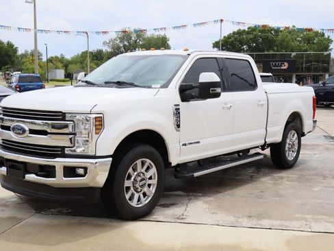 Used 2019 Ford F250 Lariat w/ Lariat Ultimate Package image 4