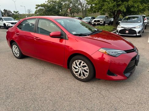 Used 2018 Toyota Corolla LE FWD image 9