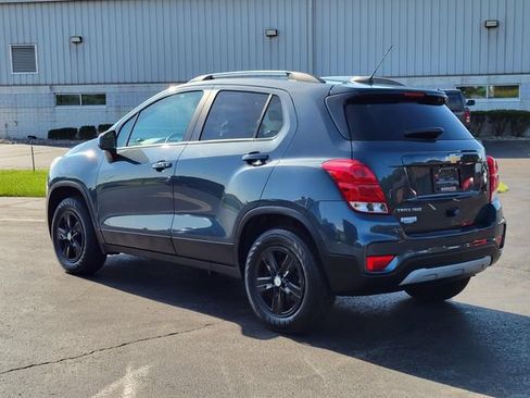 Used 2022 Chevrolet Trax LT w/ LT Convenience Package AWD/4WD image 4