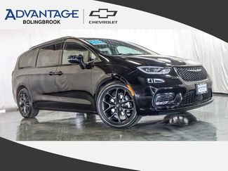 Used 2025 Chrysler Pacifica Limited FWD video 1