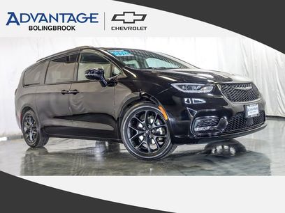 Used 2025 Chrysler Pacifica Limited
