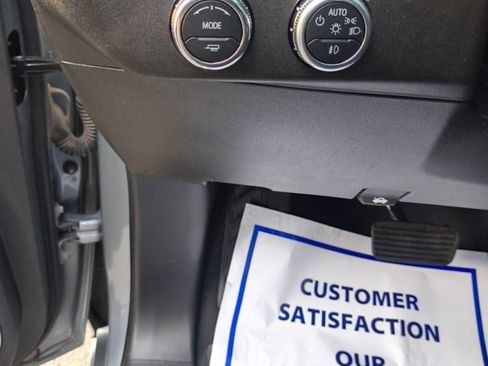 Used 2025 GMC Sierra 1500 SLT image 14