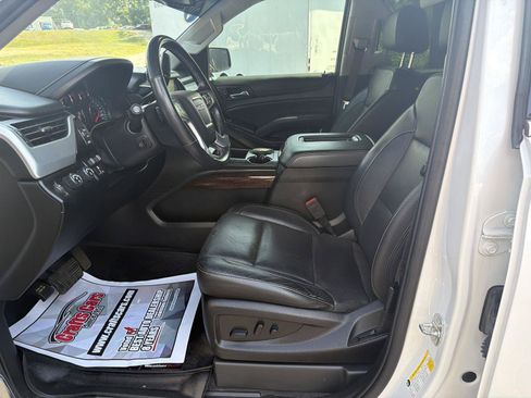 Used 2019 GMC Yukon SLT w/ Open Road Package AWD/4WD image 9