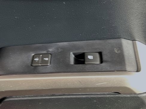 Used 2017 Toyota Tacoma SR5 w/ Tow Package image 31