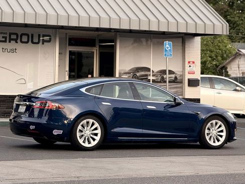 Used 2018 Tesla Model S 100D image 8