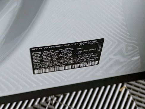 Used 2025 Volkswagen Atlas SE image 12