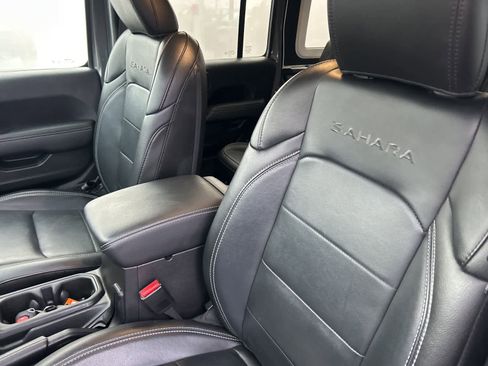 Used 2023 Jeep Wrangler Sahara w/ Cold Weather Group image 31