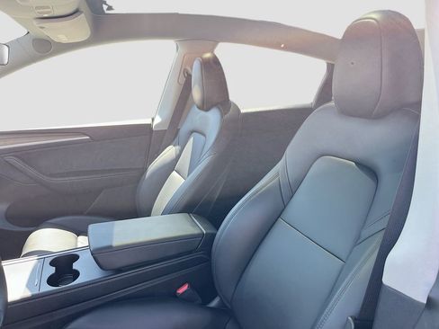 Used 2023 Tesla Model Y Long Range image 21