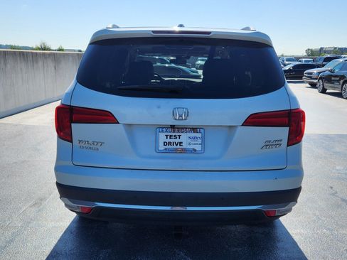 Used 2017 Honda Pilot Elite image 4