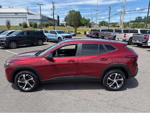 Used 2024 Chevrolet Trax RS w/ Driver Confidence Package FWD image 15