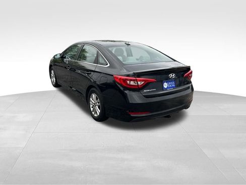Used 2017 Hyundai Sonata SE FWD image 4