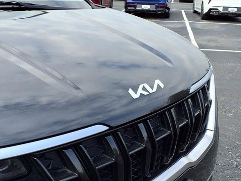 Used 2024 Kia Carnival LX image 30