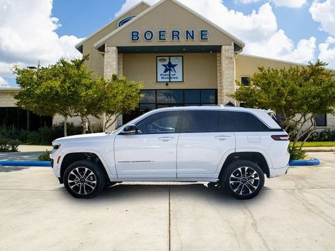 Used 2023 Jeep Grand Cherokee Overland w/ Luxury Tech Group IV image 2