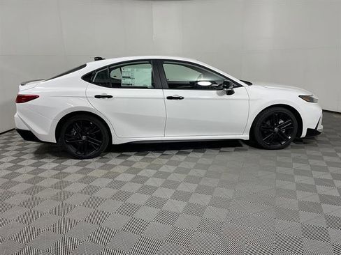 New 2026 Toyota Camry Hybrid AWD/4WD image 8
