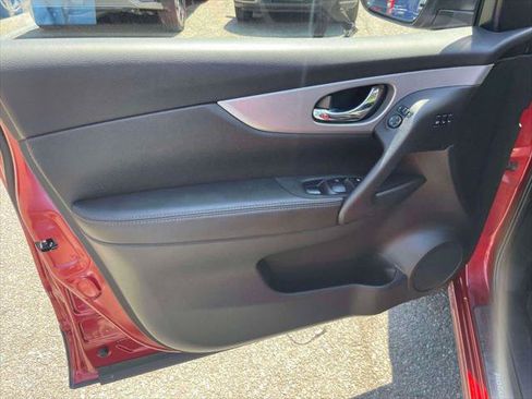 Used 2020 Nissan Rogue Sport SV w/ Technology Package AWD/4WD image 15