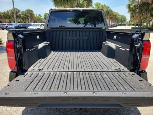 Used 2025 Toyota Tacoma TRD Sport RWD image 7