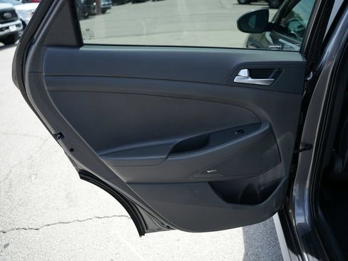 Used 2020 Hyundai Tucson Sport FWD image 16