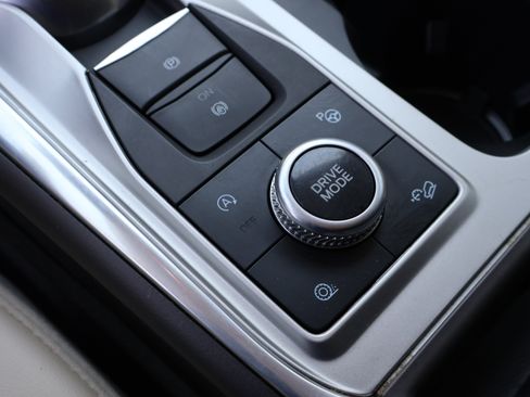 Used 2020 Ford Explorer Platinum AWD/4WD image 38