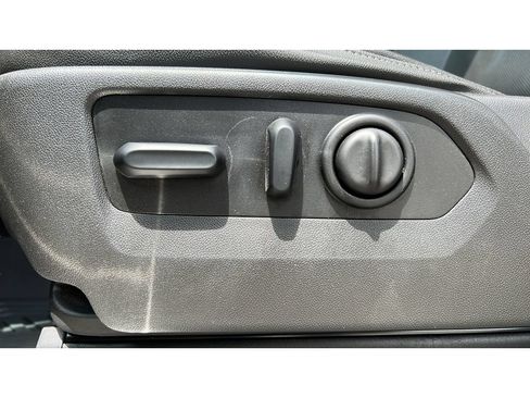 Certified 2021 Chevrolet Silverado 1500 LTZ AWD/4WD image 25