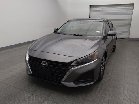 Used 2023 Nissan Altima 2.5 SV FWD image 15