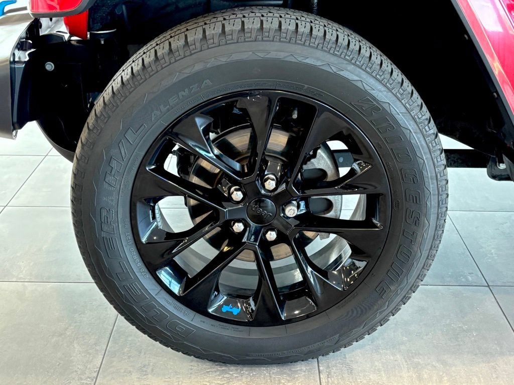 Used 2022 Jeep Wrangler Unlimited Sahara AWD/4WD image 46