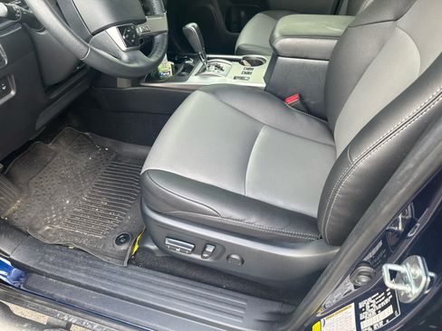 Used 2023 Toyota 4Runner SR5 Premium w/ Moonroof Package RWD image 7