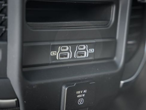 New 2026 RAM 1500 4x4 Crew Cab image 37