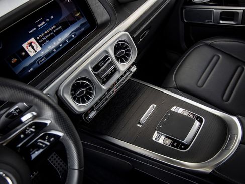 Used 2025 Mercedes-Benz G 550 image 28