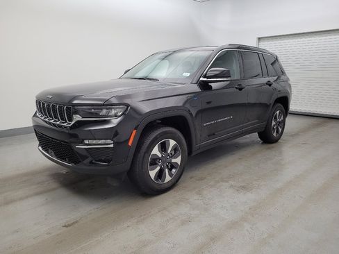 Used 2022 Jeep Grand Cherokee Limited 4xe w/ Luxury Tech Group II AWD/4WD image 2