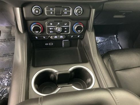 Used 2021 Chevrolet Tahoe Z71 image 19