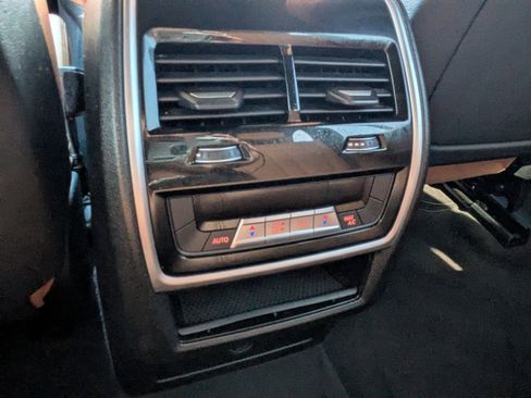 Used 2021 BMW X5 sDrive40i w/ M Sport Package image 19